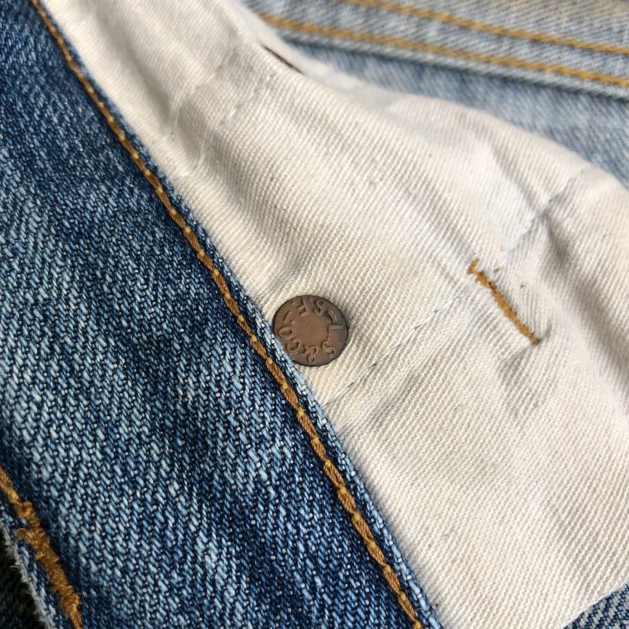 Levi's Vintage Levi's 501 Big E Distressed Selvedge Size US 33 - 12 Thumbnail