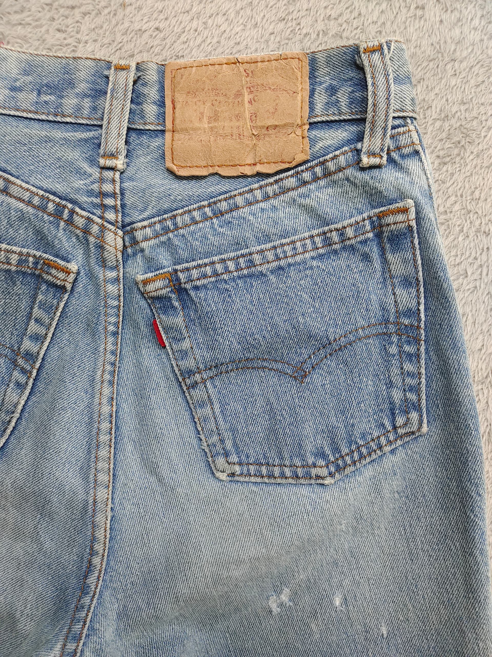 Levi's Vintage 1980 Levi’s 501 Pre-Shrunk Light Wash Denim Jeans Size US 26 / EU 42 - 13 Thumbnail