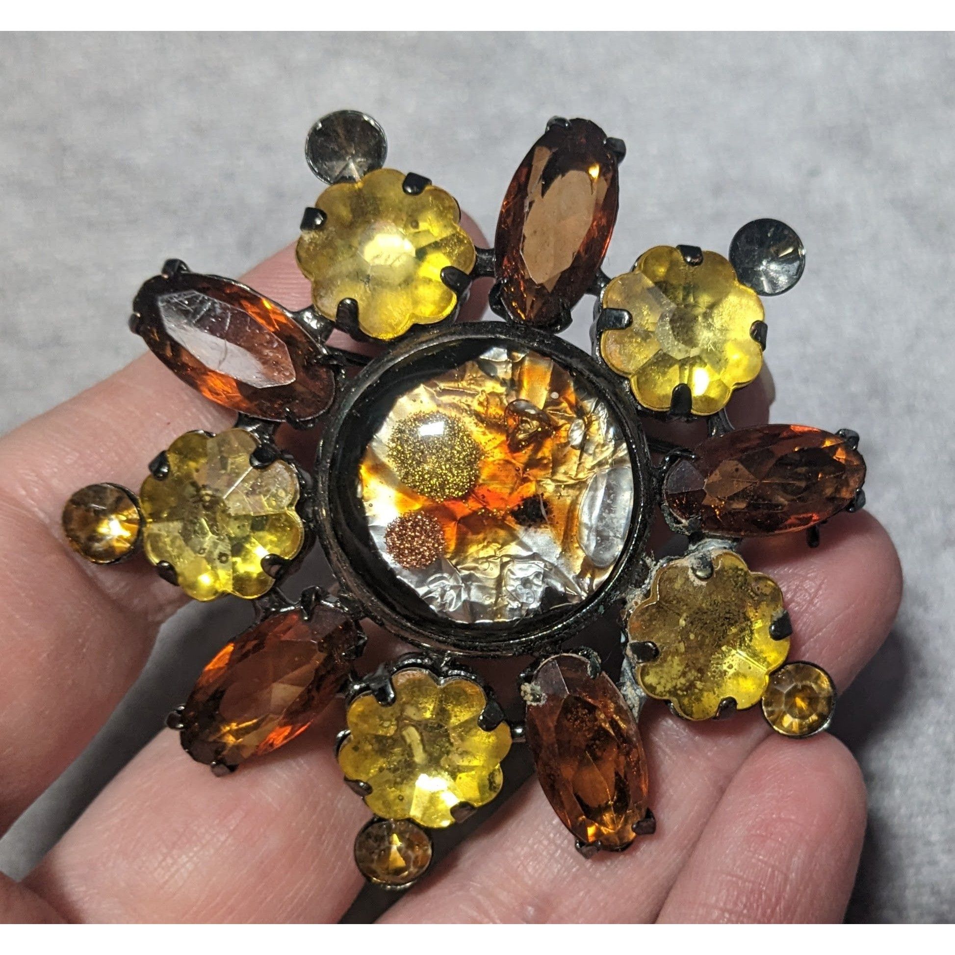 Other Vintage Unique Art Glass Floral Gemmed Brooch Size ONE SIZE - 8 Thumbnail