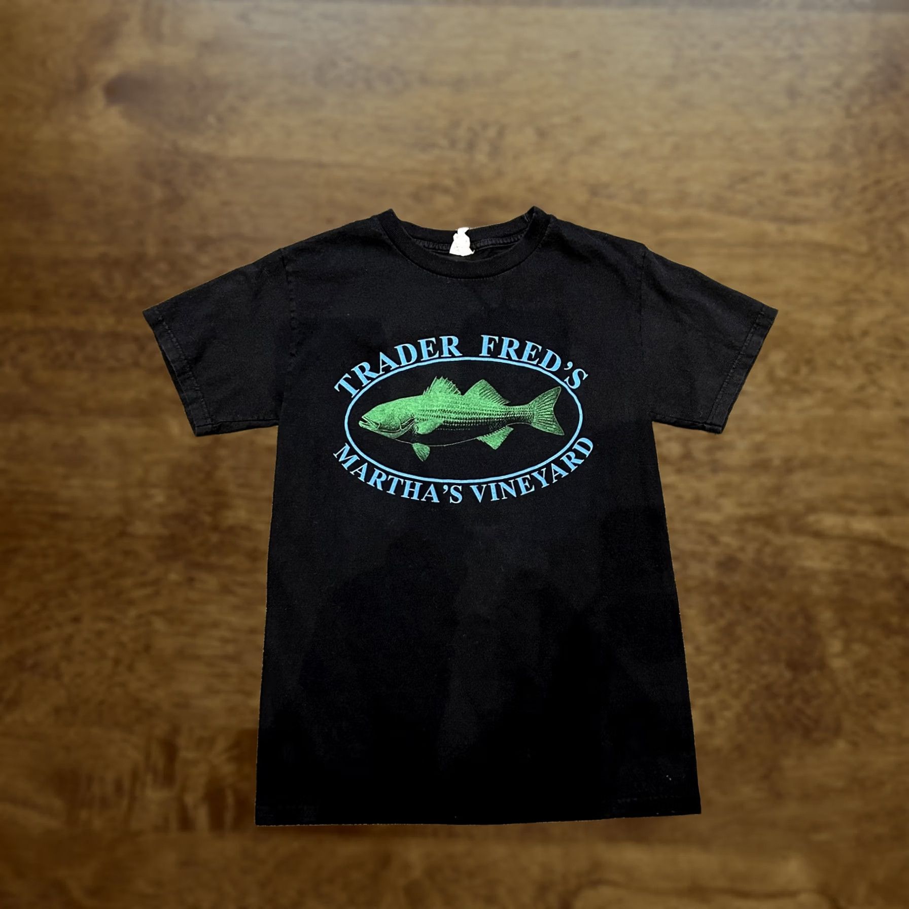 Vintage Trader Fred's Martha's Vineyard Shirt Mens Small Black Fish Graphic Tee Size US S / EU 44-46 / 1 - 1 Thumbnail