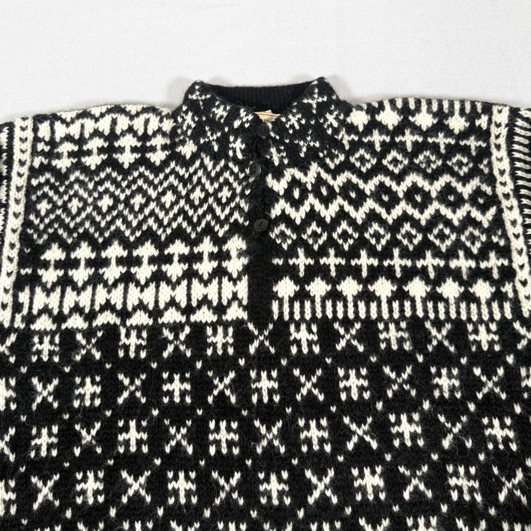 Vintage VINTAGE LL Bean Sweater Womens Medium Black Wool Henley Fair Isle 90s Mens Girls Womens Size M / US 6-8 / IT 42-44 - 2 Thumbnail