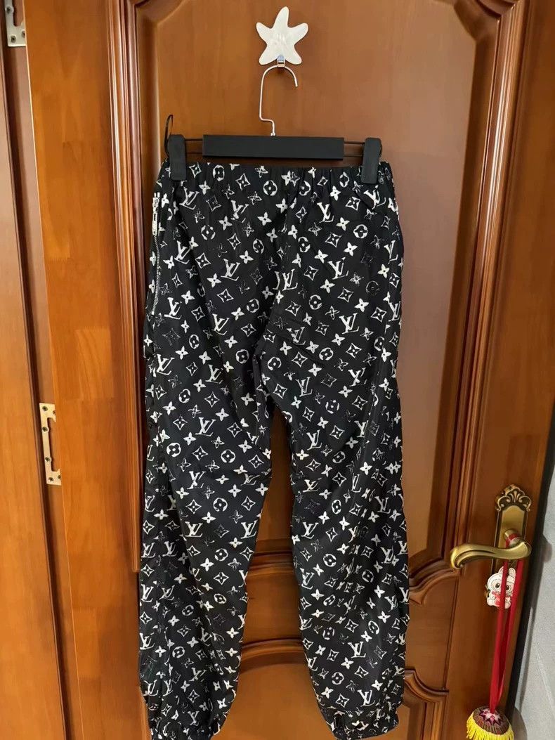 Louis Vuitton Louis Vuitton full of logo pants Size US 34 / EU 50 - 2 Thumbnail