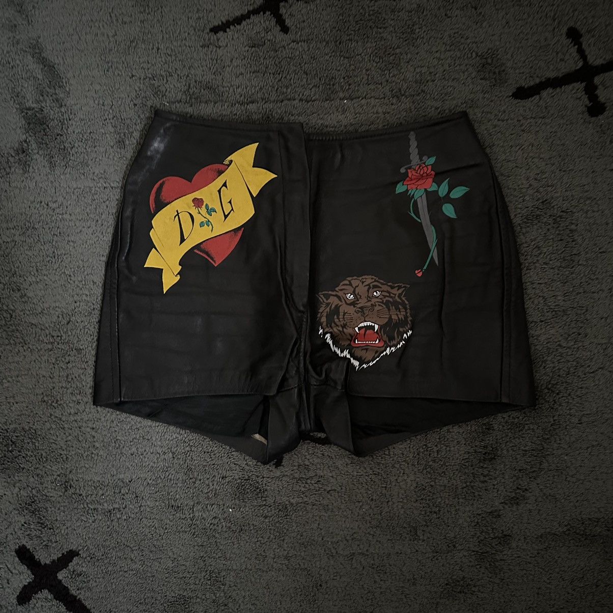Dolce & Gabbana Archive Dolce&Gabbana Spring 1992 Leather Tattoo Mini Shorts Size 28" / US 6 / IT 42 - 2 Thumbnail