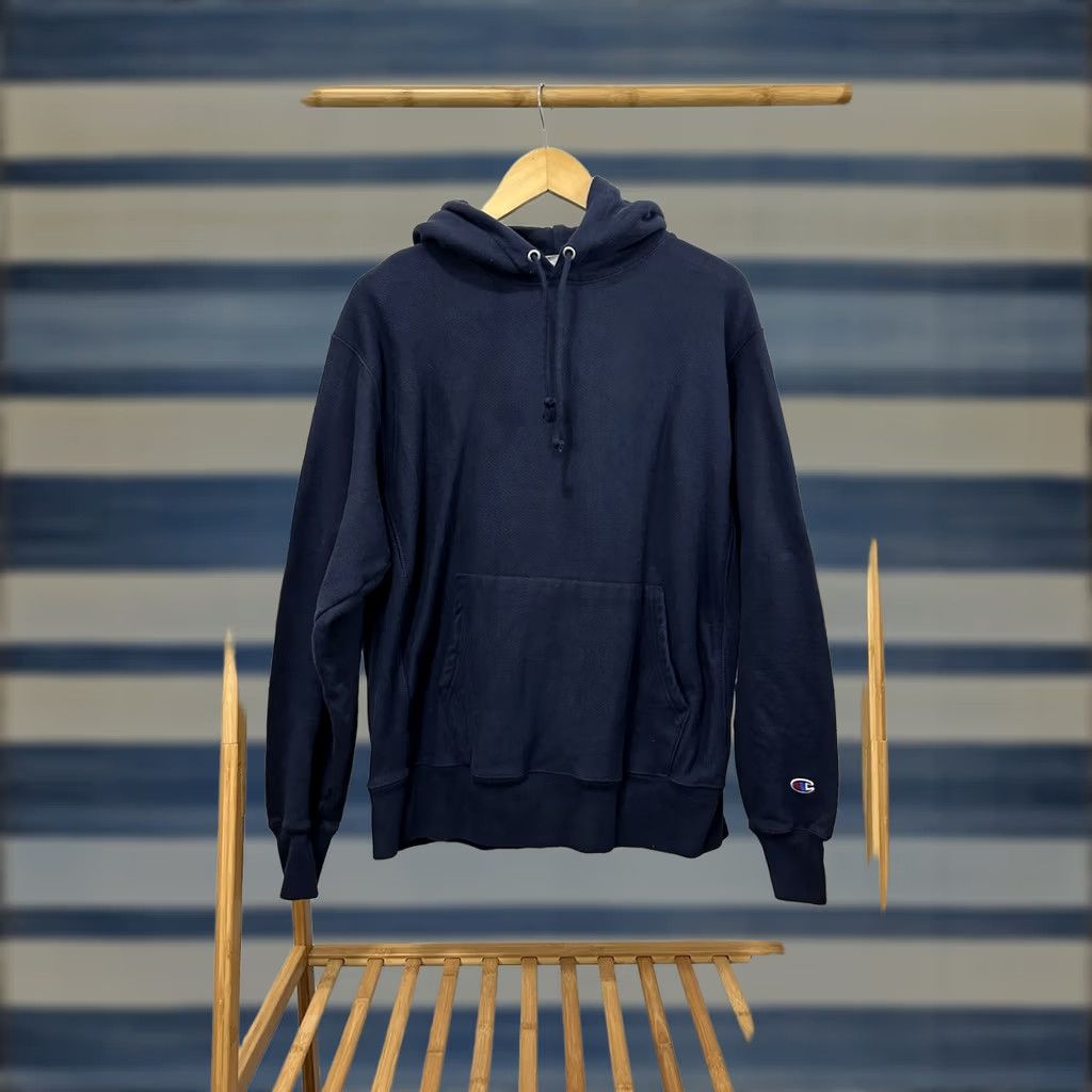 Champion VTG Champion Reverse Weave Eyeless Navy Blue Hoodie Sweatshirt L Mens Pullover Drawstring Reversible Hoodie Size US L / EU 52-54 / 3 - 1 Thumbnail