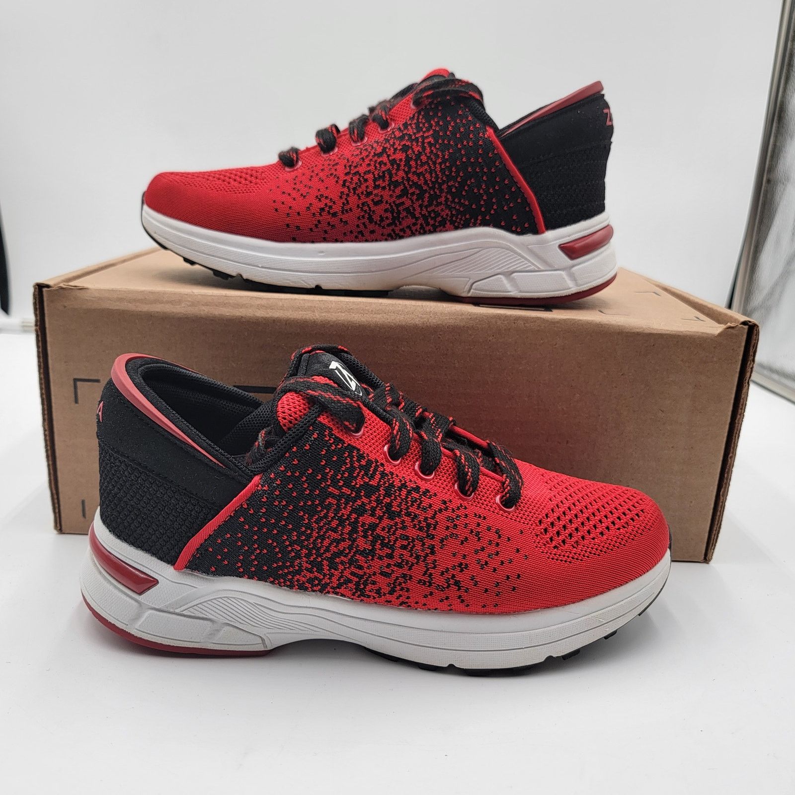 Zeba Hands Free Tech Walking Shoes Cherry Red Wmns Sz 7 155