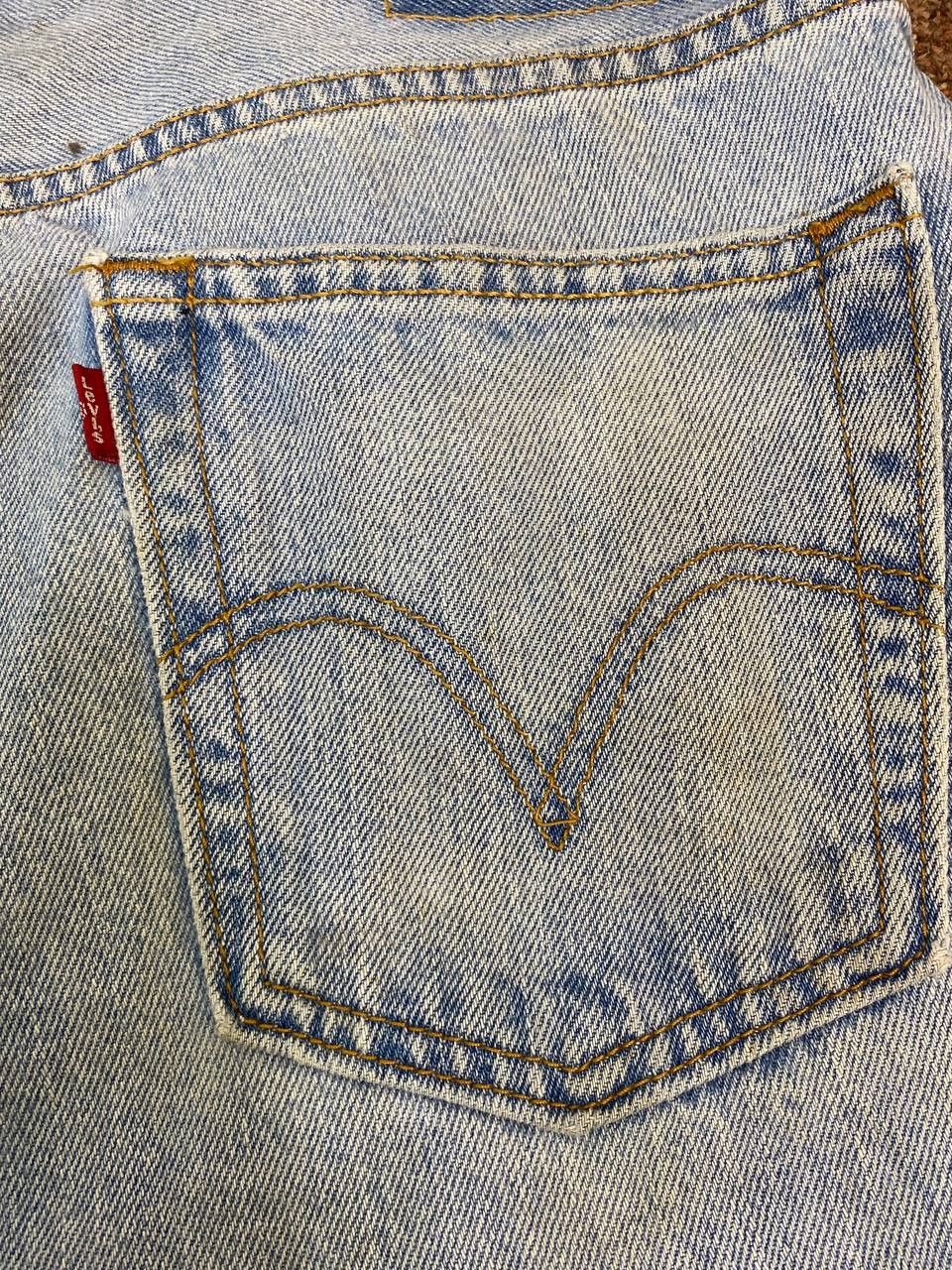 Levi's vintage levis 560 comfort fit lightwash denim Size US 34 / EU 50 - 4 Thumbnail