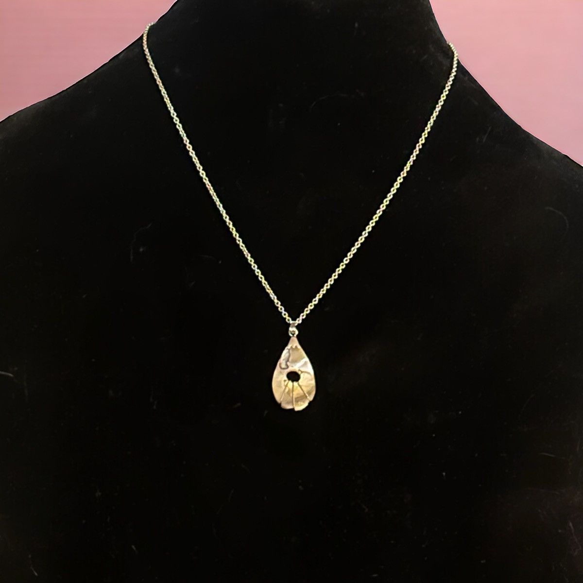 Vintage Vintage silver tone abalone pendant necklace Size ONE SIZE - 1 Thumbnail