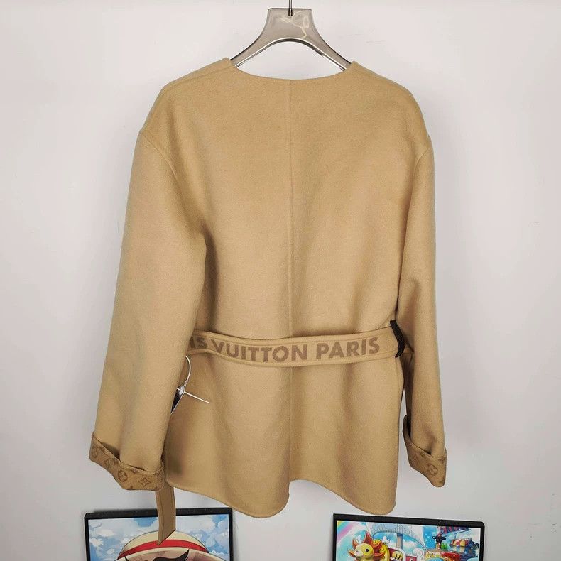 Louis Vuitton Louis Vuitton Milk Tea Short Coat Size XS / US 0-2 / IT 36-38 - 2 Thumbnail