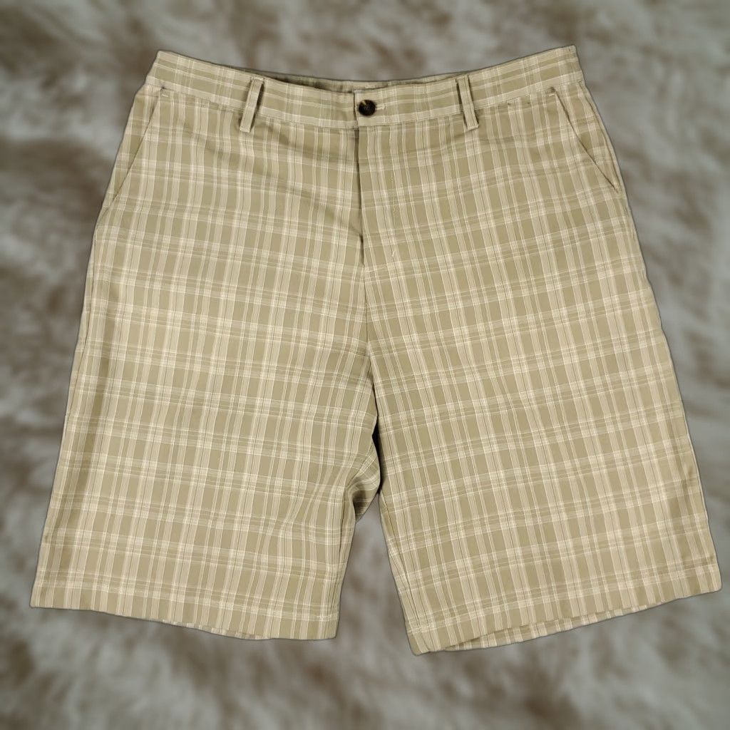 Nike VINTAGE Nike Men's Chino Shorts Size 36 Beige Plaid Flat Front Casual Summer Authentic Size US 36 / EU 52 - 1 Thumbnail