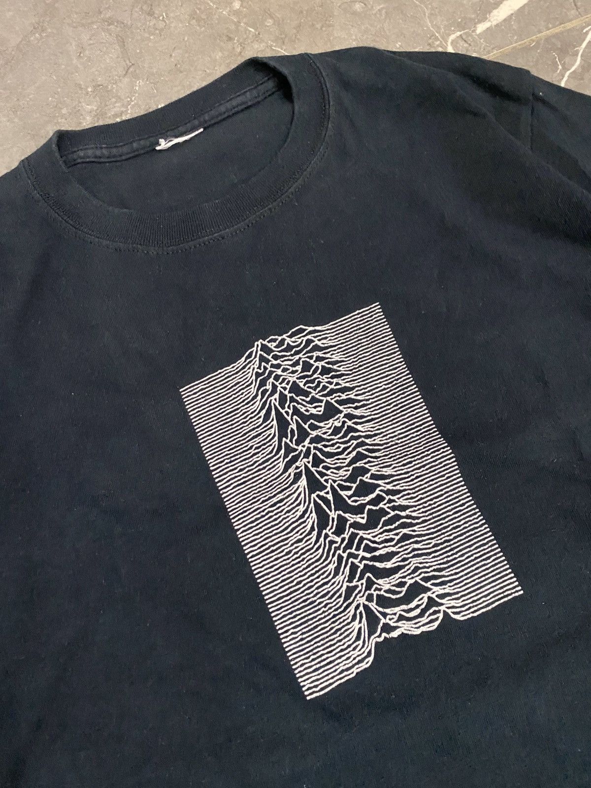 Band Tees Vintage Joy Division Unknown Pleasure Shirt Size US M / EU 48-50 / 2 - 2 Thumbnail