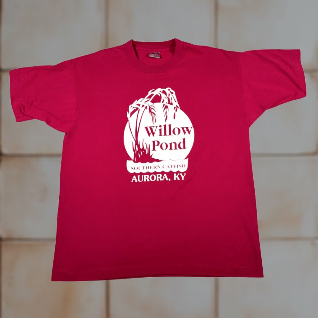 Fruit Of The Loom VINTAGE Willow Pond Restaurant Shirt Adult LARGE Red 90s Catfish Kentucky Nike Size US L / EU 52-54 / 3 - 1 Thumbnail