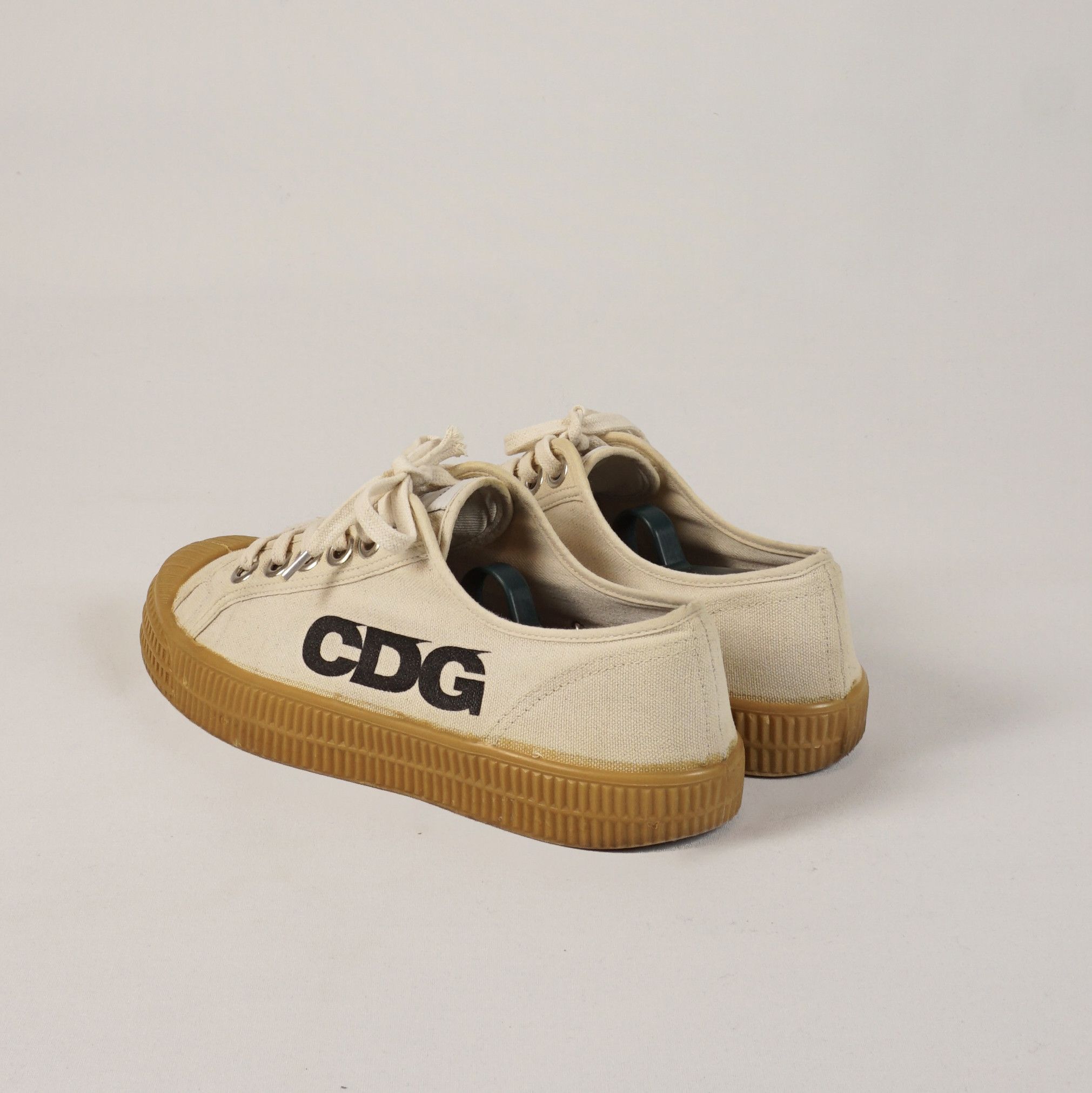 Comme des Garcons CDG × Novesta Canvas Low-Top Sneakers Size US 9 / EU 42 - 2 Thumbnail