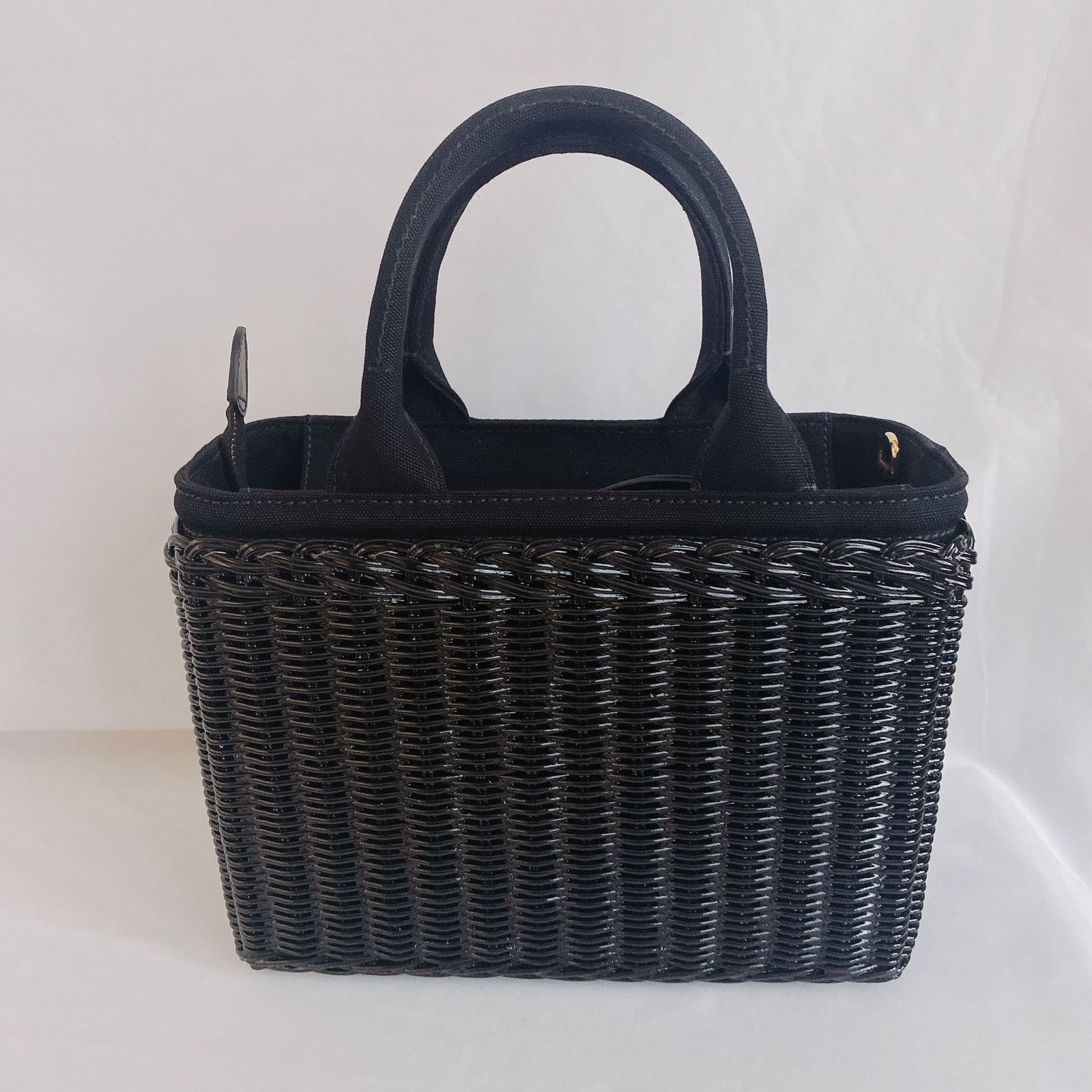 Prada logo appliqued wicker basket shoulder bag Size ONE SIZE - 8 Thumbnail