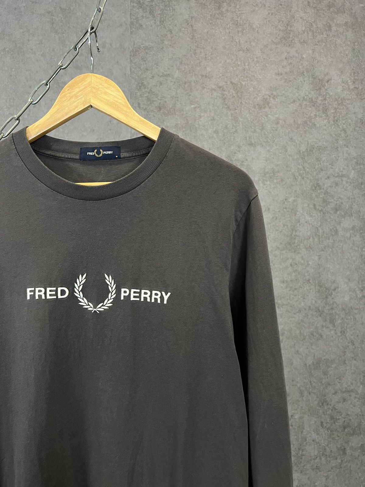 Fred Perry Fred Perry casual designer center logo longsleeve Size US M / EU 48-50 / 2 - 2 Thumbnail