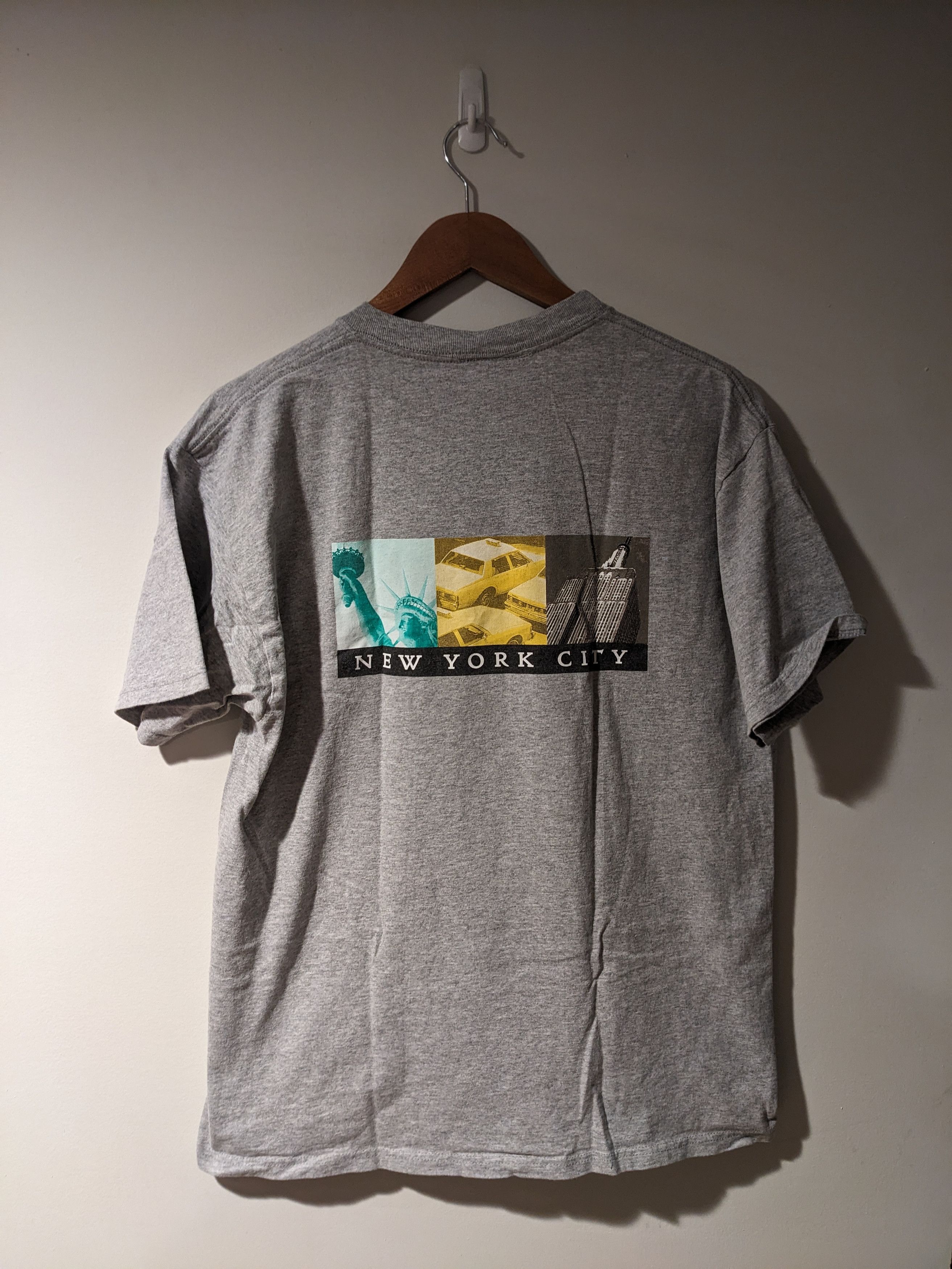 Disney × Vintage Vintage 90s Disney World New York Mickey Mouse Large T-Shirt Size US L / EU 52-54 / 3 - 5 Thumbnail