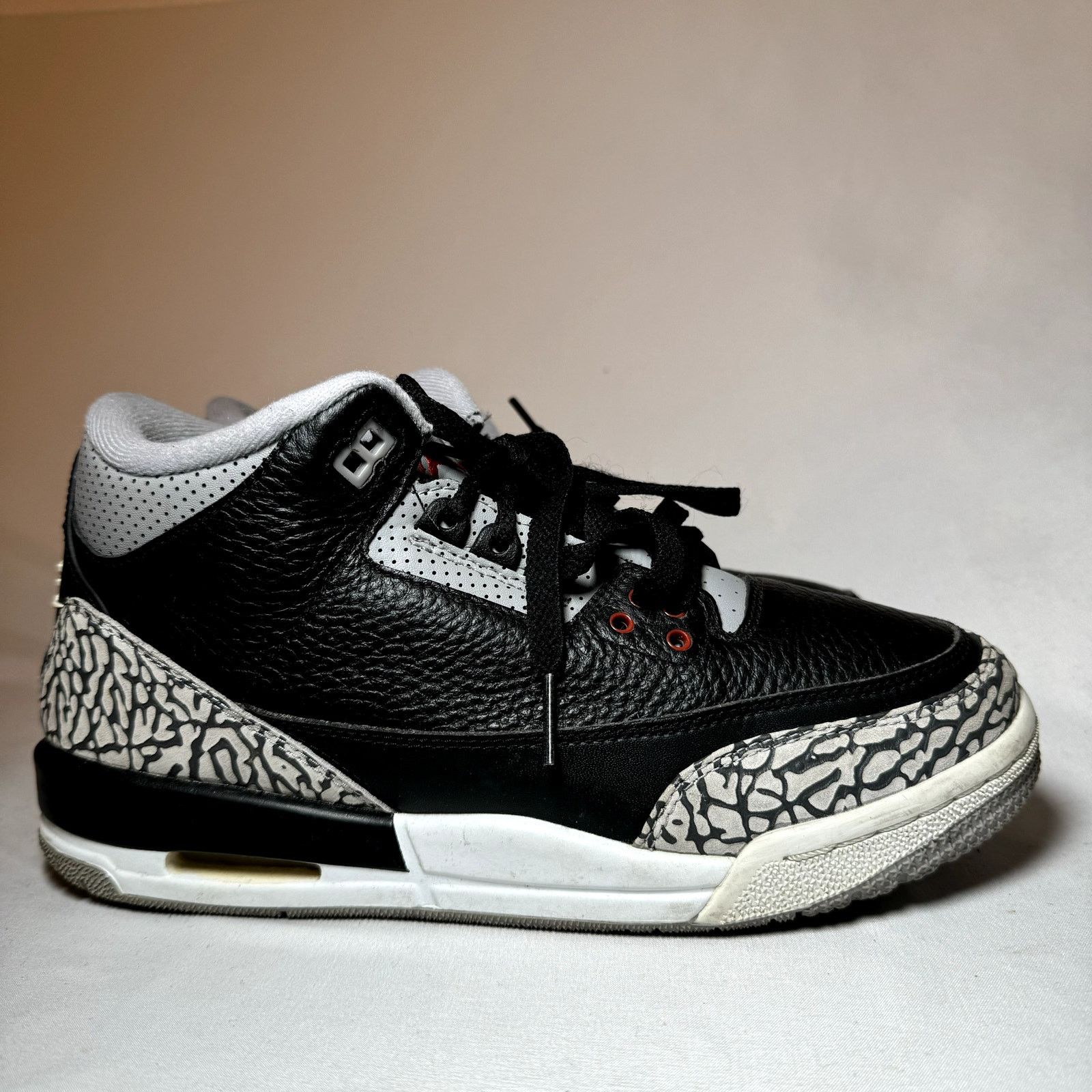 Jordan Brand × Nike Size 6.5 - Nike Air Jordan 3 Retro OG BG Black Cement 2018 Size US 6.5 / EU 39-40 - 1 Thumbnail