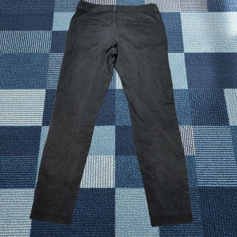Old Navy Old Navy Pants Womens 0 Black Pixie Crop Skinny Low Rise Flat Front Zip Closure Size 25" / US 0 / IT 36 - 1 Thumbnail