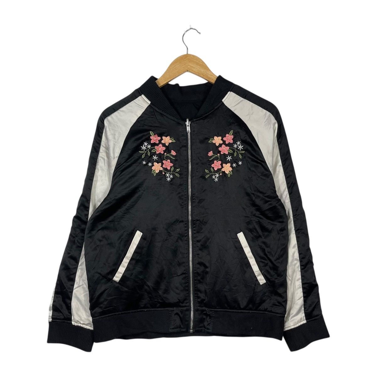 Vintage Private Pause Sukajan Bomber Jacket Embroidered Floral Satin Size M / US 6-8 / IT 42-44 - 1 Thumbnail