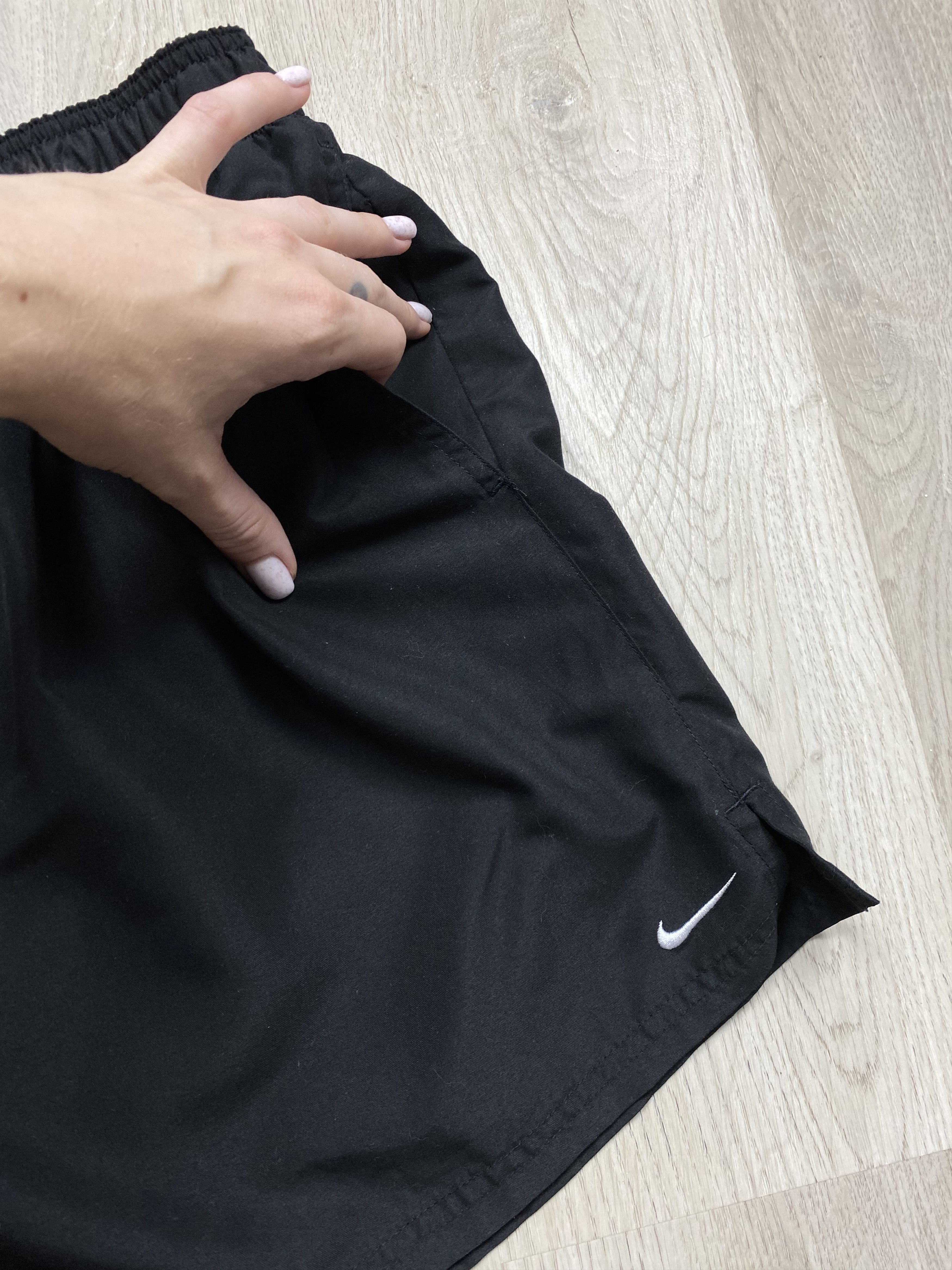 Nike Vintage Nike Mens Nylon Shorts Y2K Size US 38 / EU 54 - 3 Thumbnail