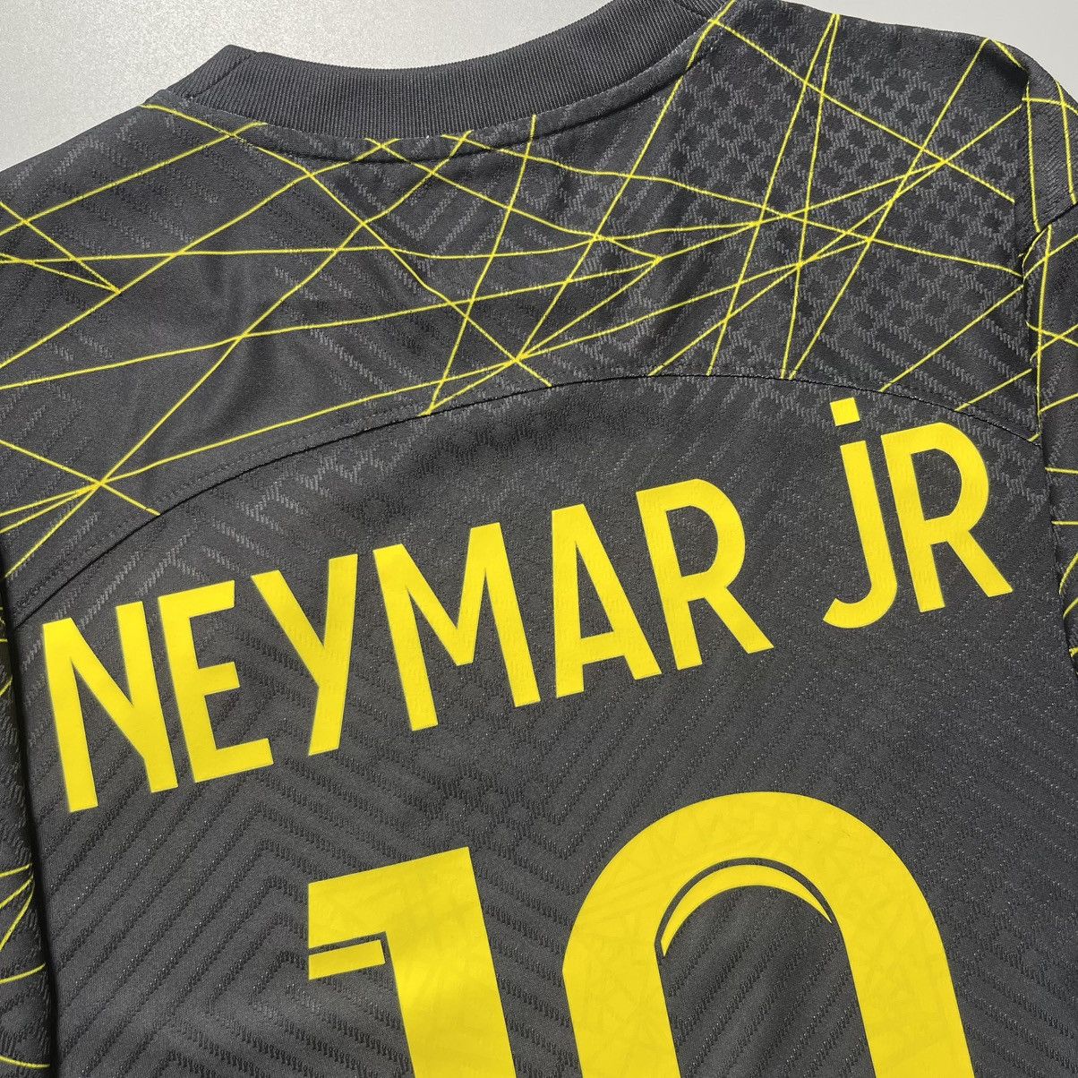 Nike PSG NIKE 2022/2023 FOOTBALL SOCCER FOURTH JERSEY #10 NEYMAR Size US M / EU 48-50 / 2 - 14 Thumbnail