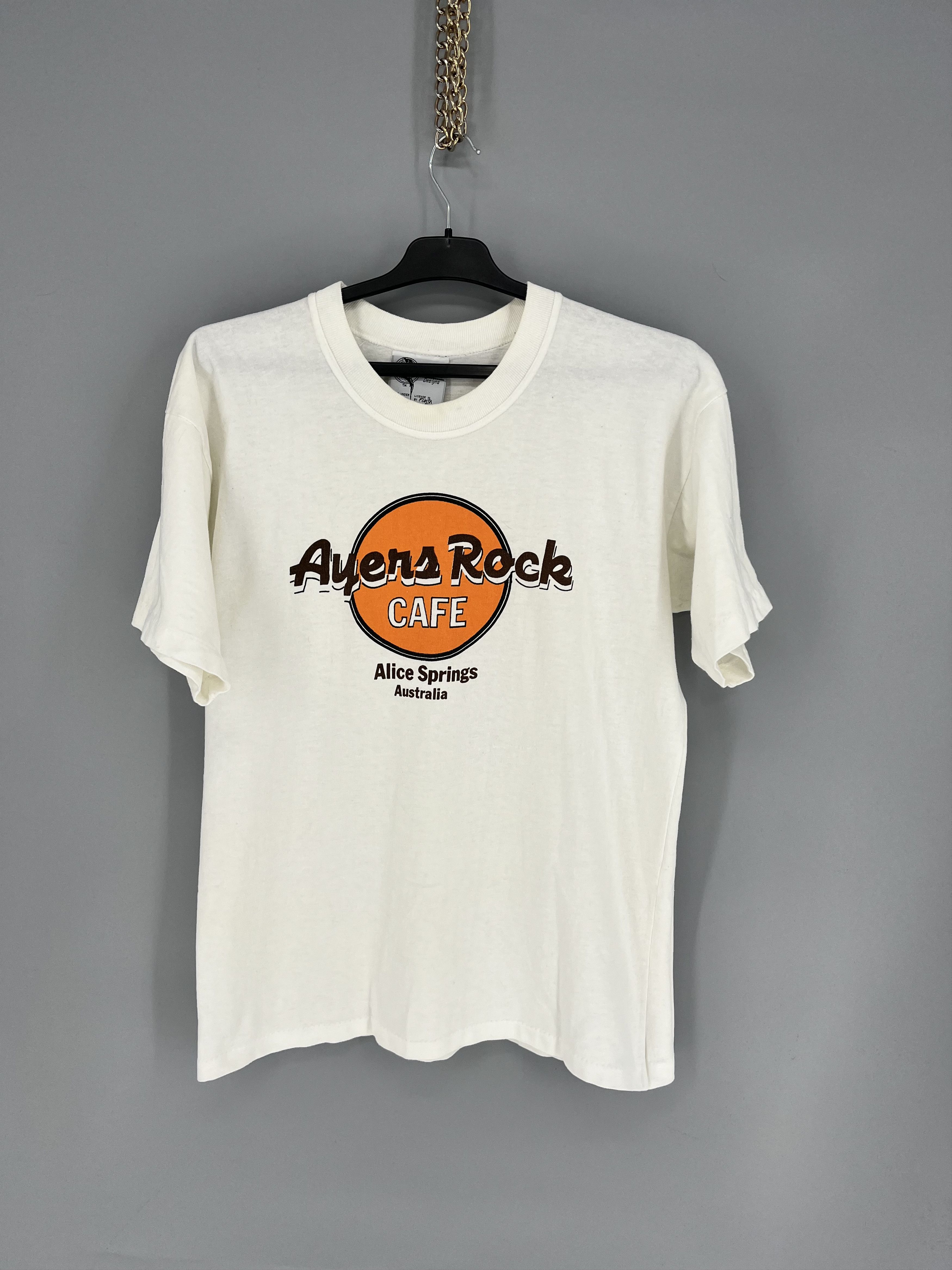 Band Tees Vintage 80s 90s Ayers Rock CAFE Alice Springs Australia Size US L / EU 52-54 / 3 - 1 Thumbnail