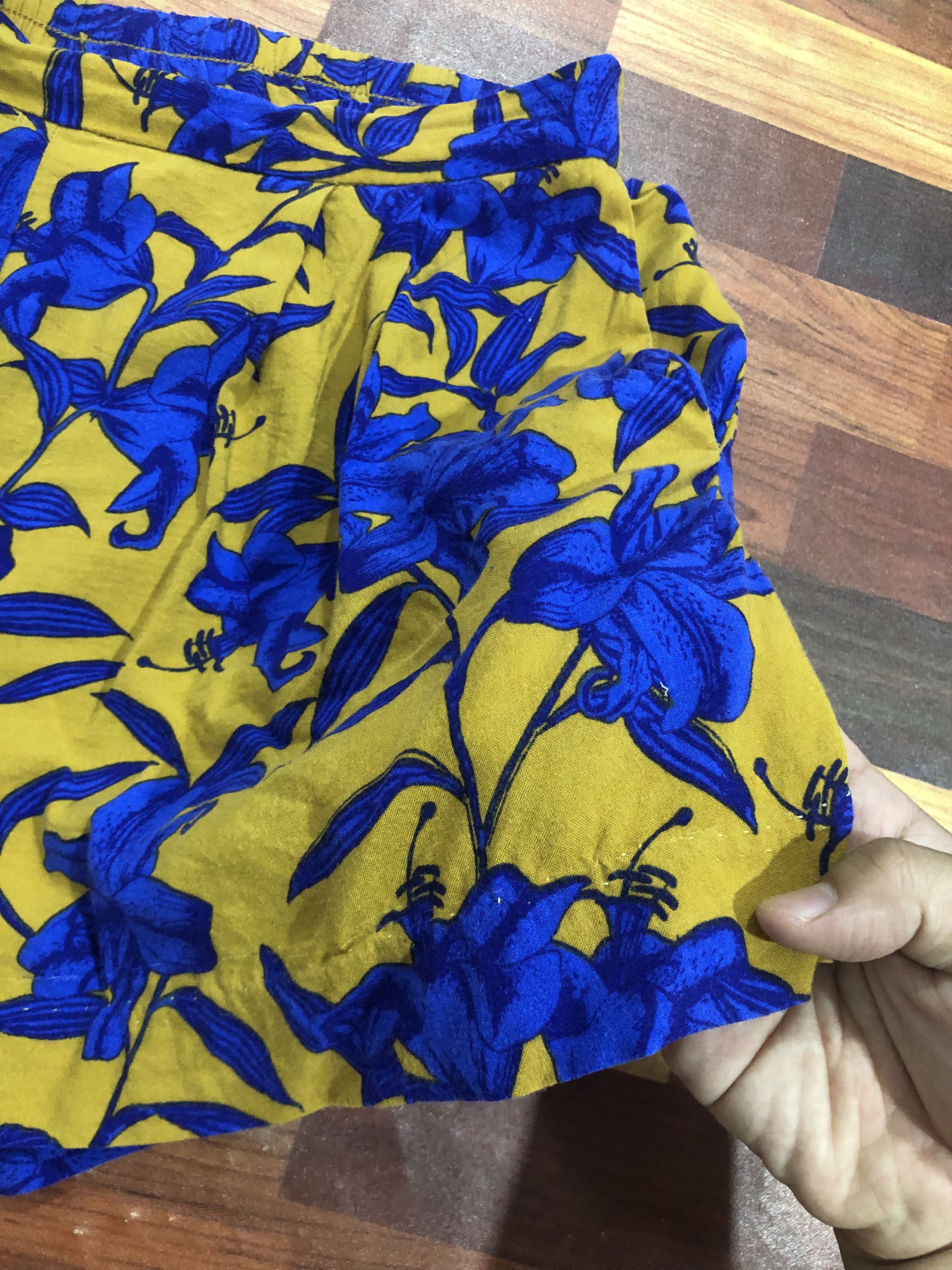 H&M H&M Floral Viscose Shorts Yellow Blue Summer Y2K Size US 32 / EU 48 - 2 Thumbnail