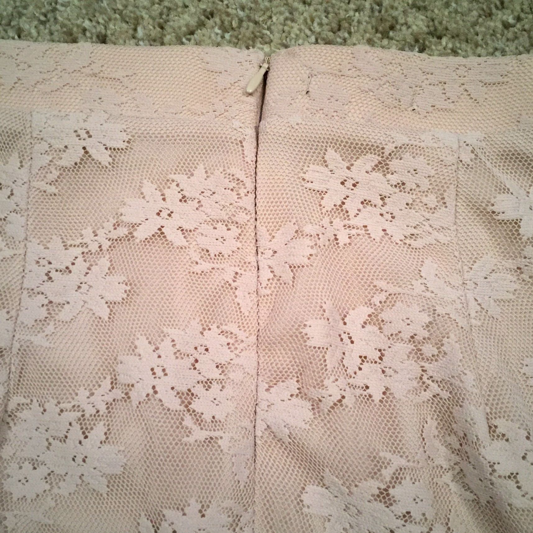 Vintage Maurices Skirt Regular Medium Pink Floral Lace Knee Length Lined Slit Zip Size 32" / US 10 / IT 46 - 7 Thumbnail