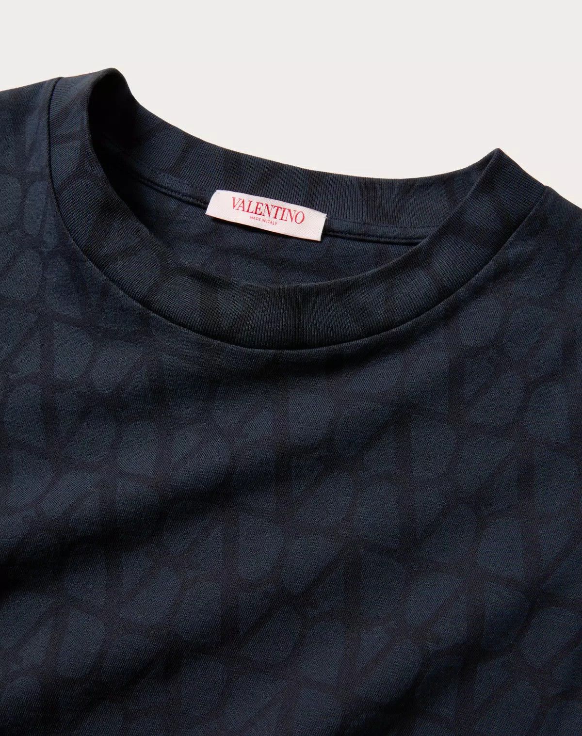 Valentino oc11z0725 Cotton T-Shirt With Toile Iconographe in Black Size US S / EU 44-46 / 1 - 4 Thumbnail