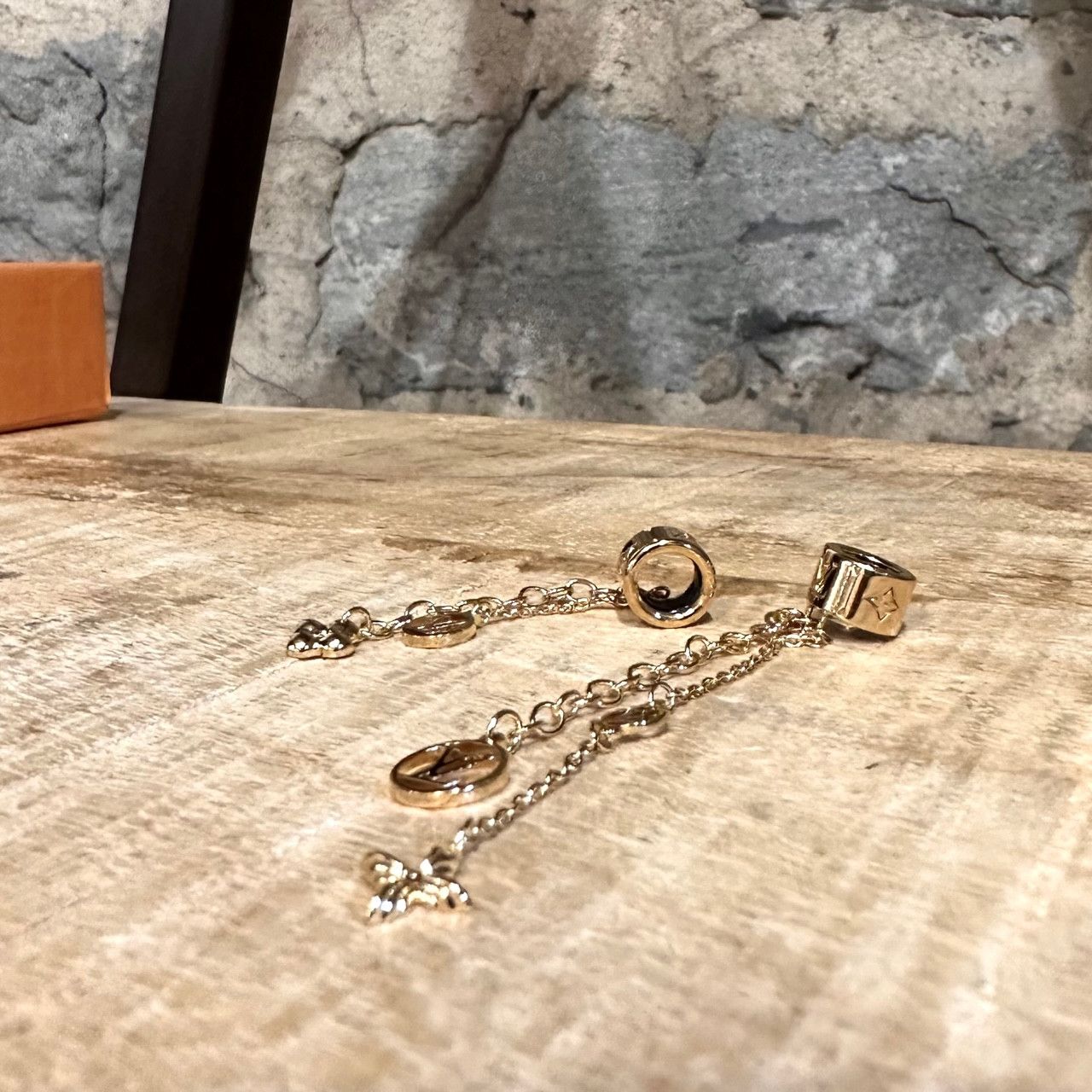 Louis Vuitton Louis Vuitton Gold-tone Nanogram Earphone Earrings Size ONE SIZE - 6 Thumbnail