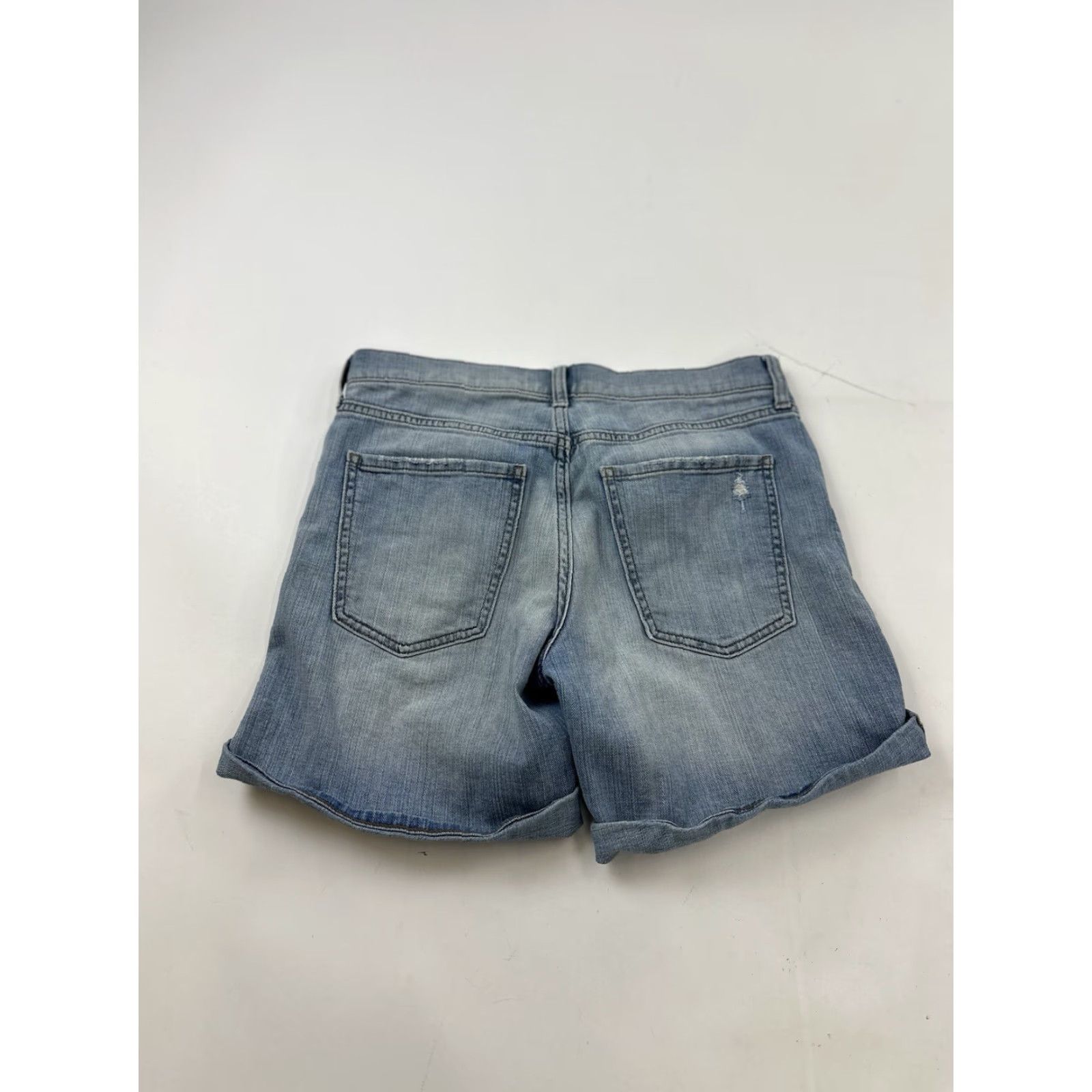 Banana Republic Banana Republic Shorts Women’s Bermuda Denim Blue Striped Roll Up 31in Waist Regular 27 Women's Jeans Casual Outdoor Style Bermuda Shorts Mens? Size 27" / US 4 / IT 40 - 2 Thumbnail