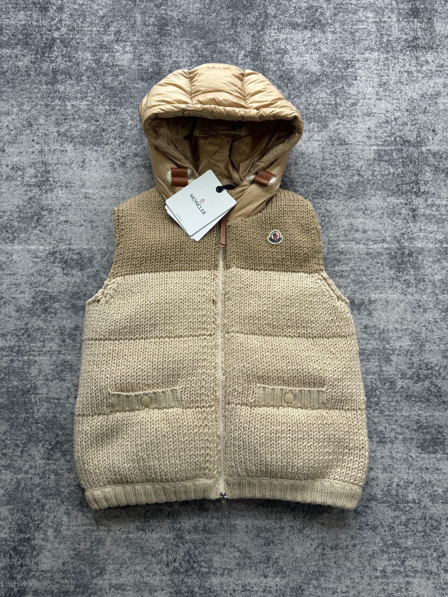 Moncler Moncler Knit Wool Beige Tank Top S Women Size S / US 4 / IT 40 - 1 Thumbnail