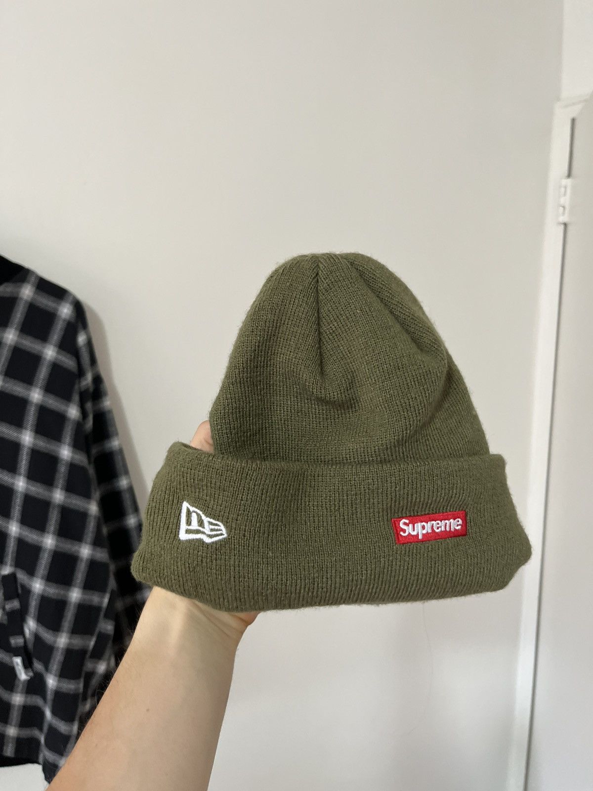 Supreme Supreme x Art Dealer Tag Beanie Green Olive | Grailed