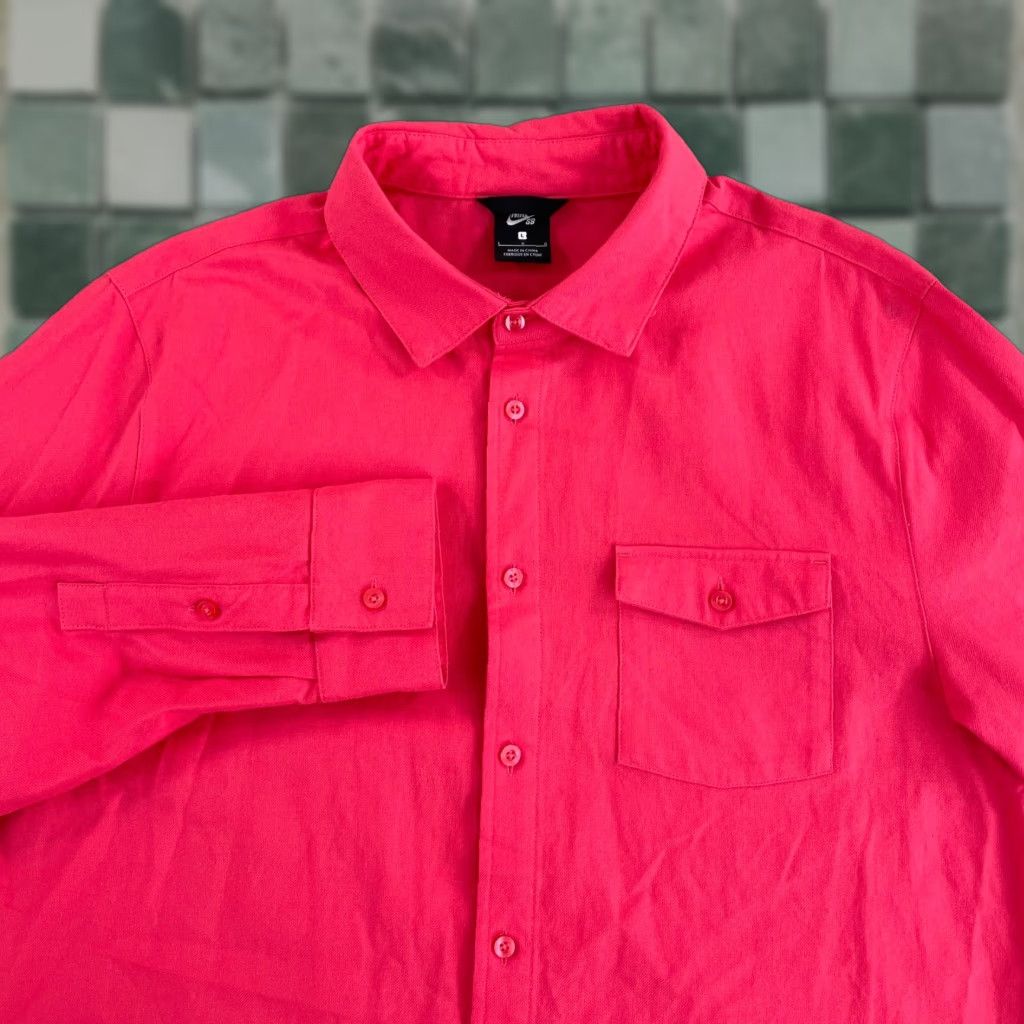 Nike Nike SB Flannel Shirt Men Large Pink Long Sleeve Pocket Outdoor NWOT Size US L / EU 52-54 / 3 - 1 Thumbnail