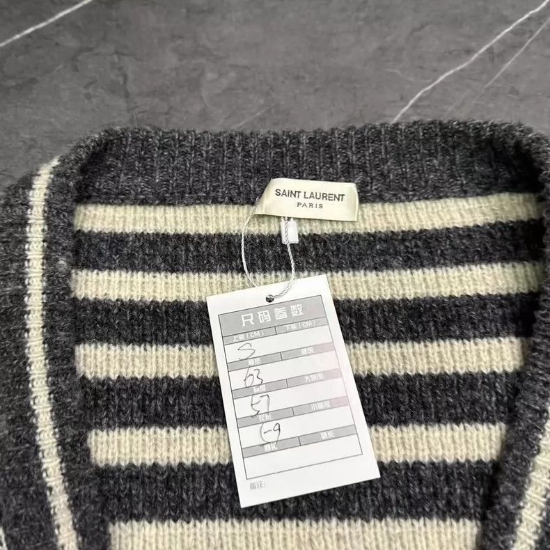 Saint Laurent Paris Saint Laurent Knit Cardigan Size S-2507 Size US S / EU 44-46 / 1 - 2 Thumbnail