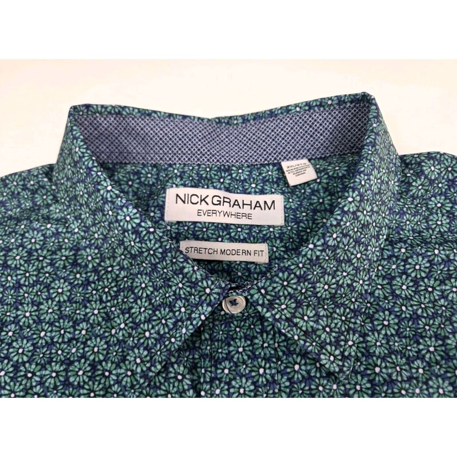 Vintage Nick Graham Everywhere Men Short Sleeve Button Up Modern Fit Shirt XL Blue/Green Geometric Pattern Size US XL / EU 56 / 4 - 2 Thumbnail