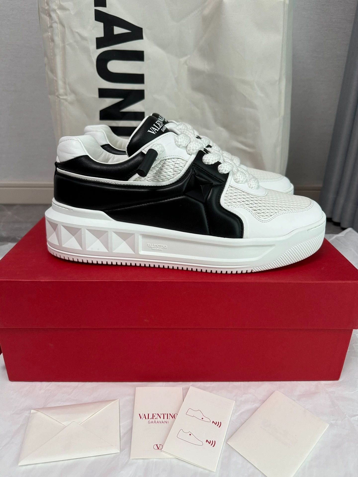 Valentino Valentino One Stud XL leather sneaker men's black/white 42 Size US 9 / EU 42 - 2 Thumbnail