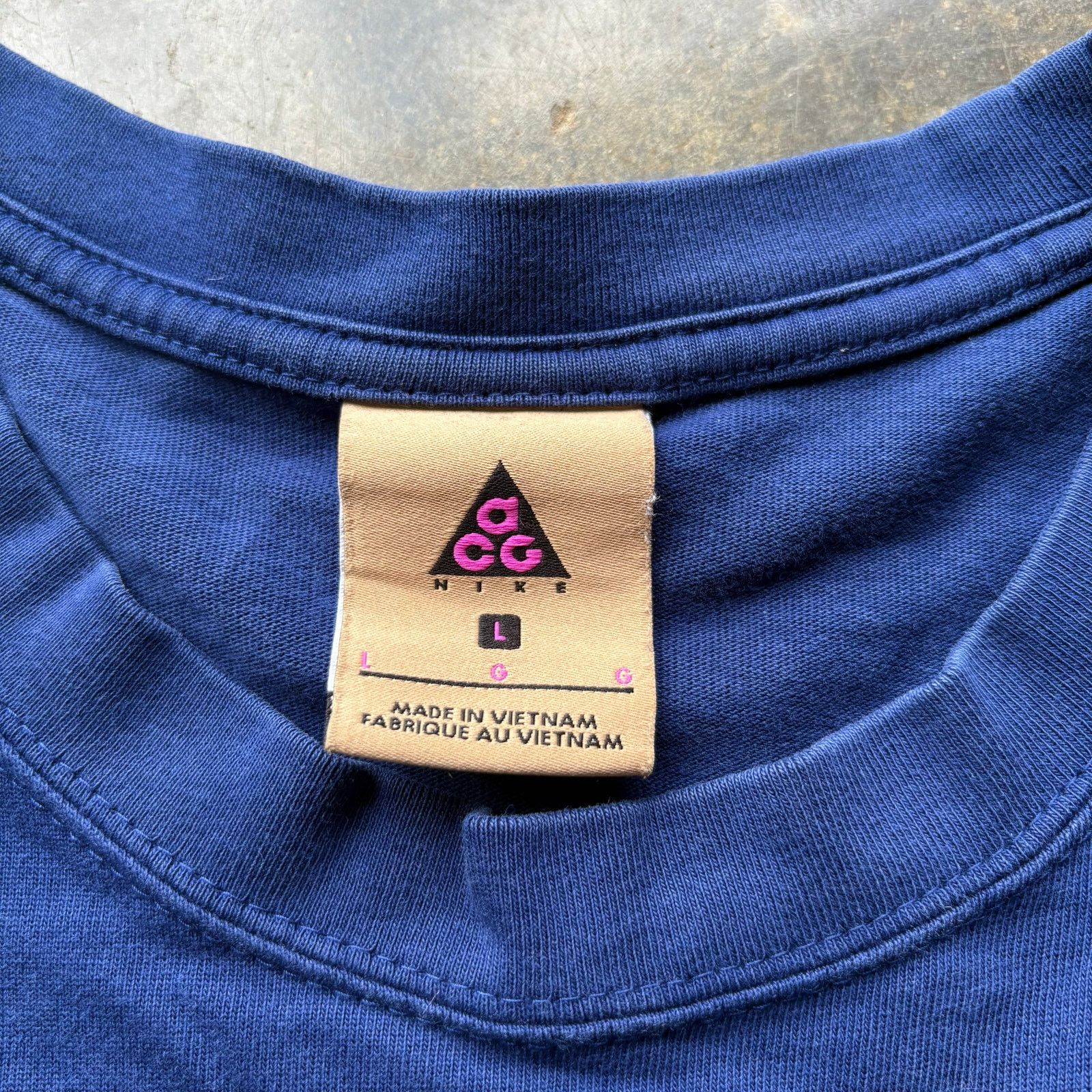 Nike Vintage Y2K Nike ACG Embroidered T-shirt Size US L / EU 52-54 / 3 - 3 Thumbnail