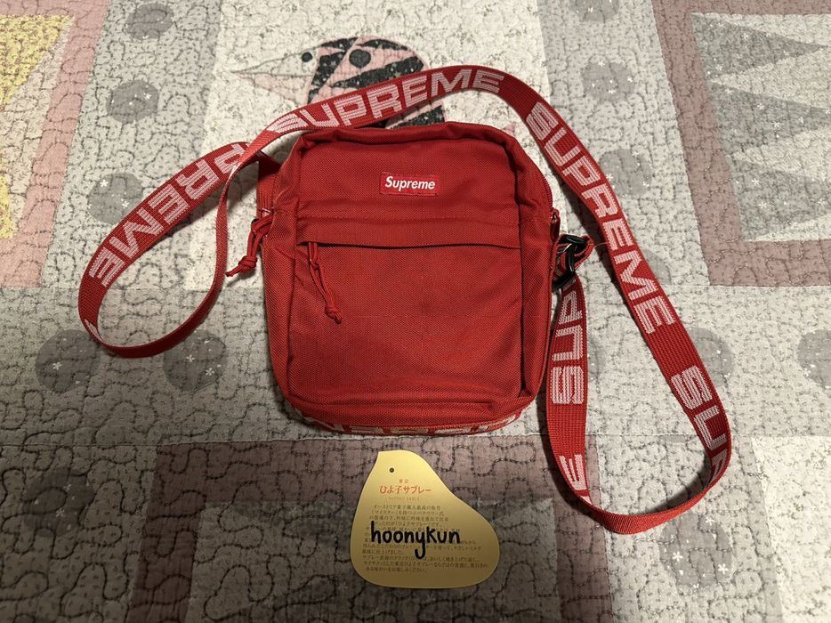 Supreme ss18 hot sale shoulder bag red