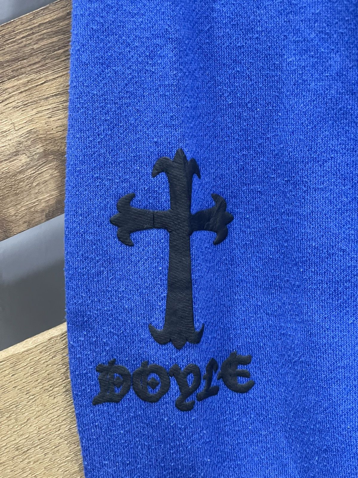 Vintage VINTAGE DOYLE Y2K Blue Cross Hoodie - "2001 Come Knocking" Size US XL / EU 56 / 4 - 3 Thumbnail