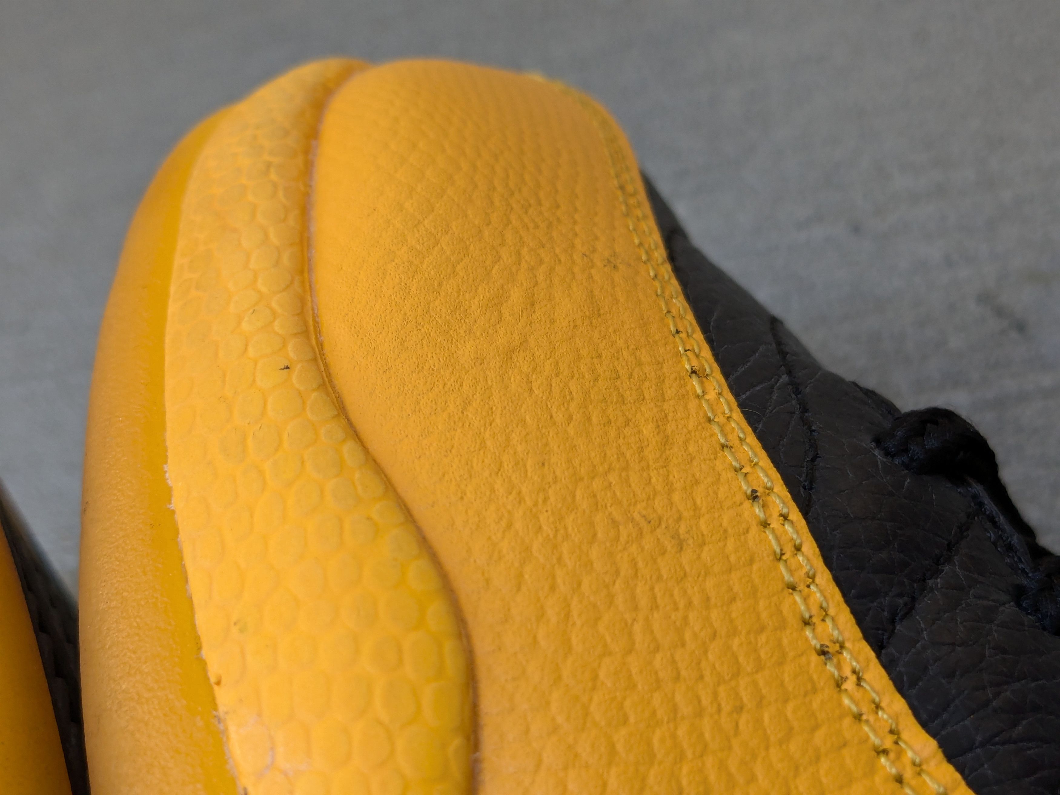 Jordan Brand Nike Air Jordan 12 Retro University Gold 8.5 Yellow Black Size US 8.5 / EU 41-42 - 12 Thumbnail