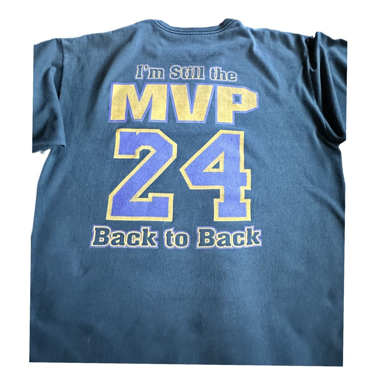 Vintage •Vintage Kobe Lakers Tee Size US XL / EU 56 / 4 - 4 Thumbnail