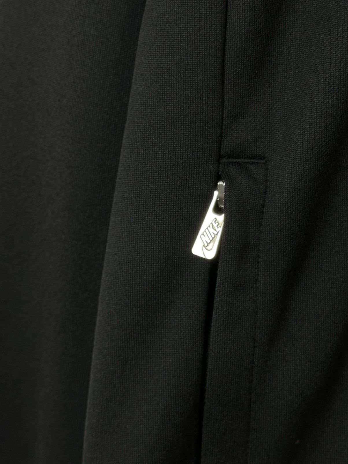 Nike Vintage Nike Juventus Black Zip Football Soccer Track Jersey Size US L / EU 52-54 / 3 - 6 Thumbnail