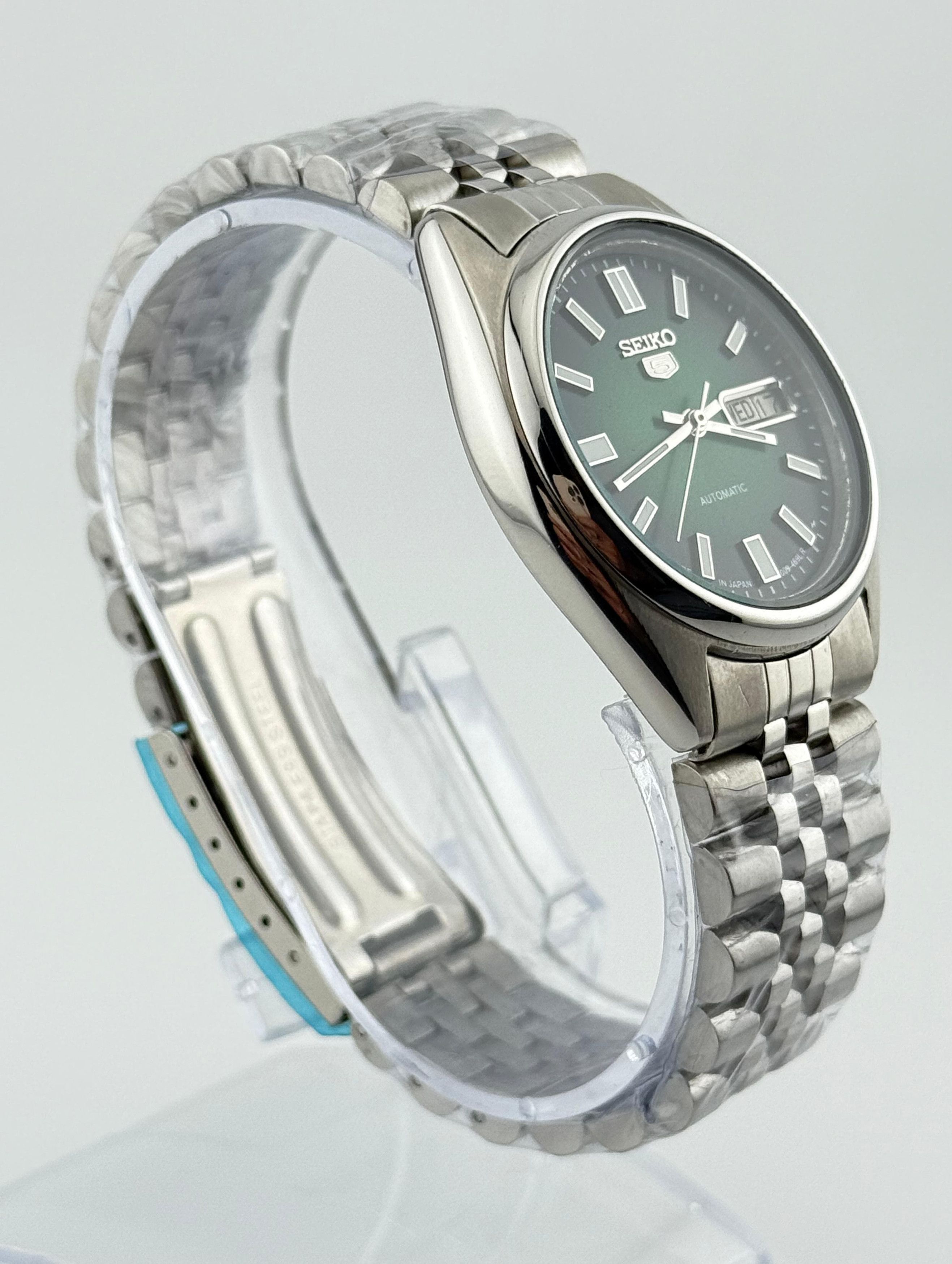 Seiko Classic Men's Seiko 5 Wrist Watch Size 36 - 5 Thumbnail