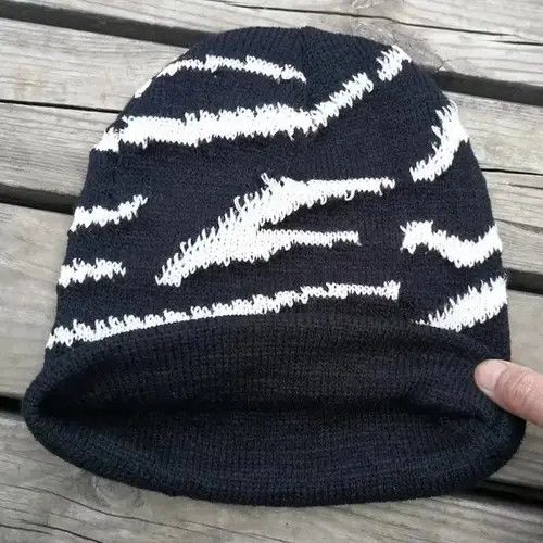 VIBE Streetwear Beanie Size ONE SIZE - 3 Thumbnail