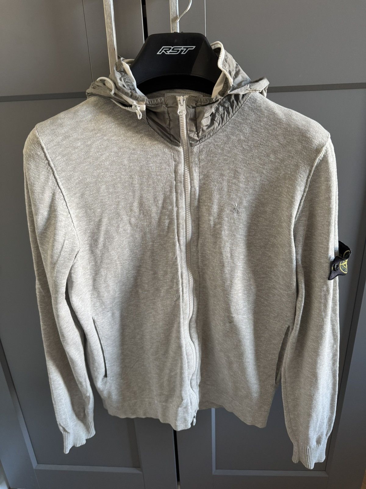 Stone Island Stone Island zip hoodie in beige. Size US L / EU 52-54 / 3 - 1 Thumbnail