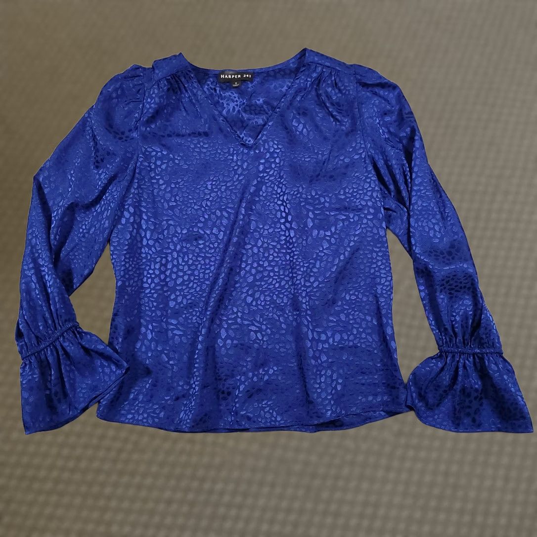 Vintage Harper Leopard Animal Print V-Neck Blouse Women’s Small Blue Flare Sleeve Shirt Size S / US 4 / IT 40 - 1 Thumbnail