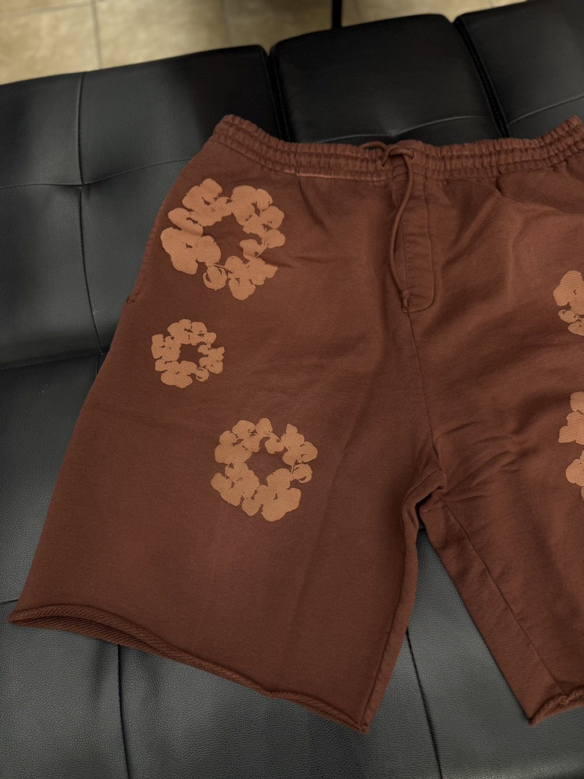 DENIM TEARS Denim Tears Cotton Wreath 2025 Brown Shorts XXL (NEW) Size US 38 / EU 54 - 6 Thumbnail