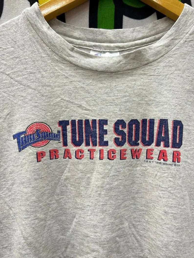 Vintage Vintage 1996 Space Jam Movie tshirt size XL fit like S Size US S / EU 44-46 / 1 - 3 Thumbnail