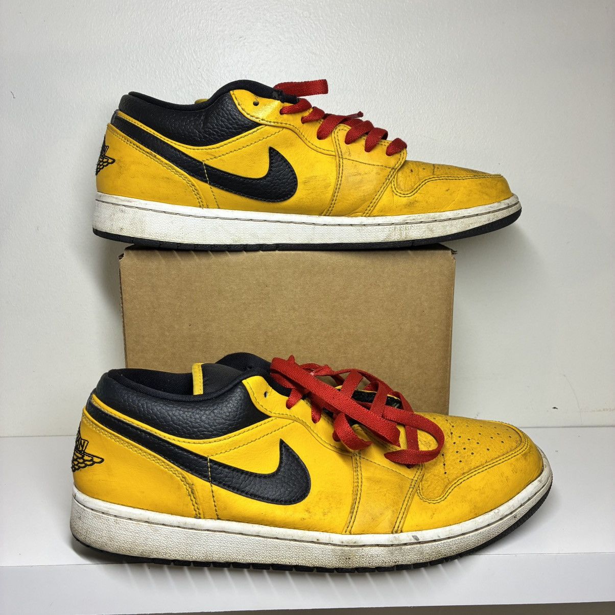 Jordan Brand Men's Size 10.5 Nike Air Jordan 1 Low University Gold Black Size US 10.5 / EU 43-44 - 1 Thumbnail