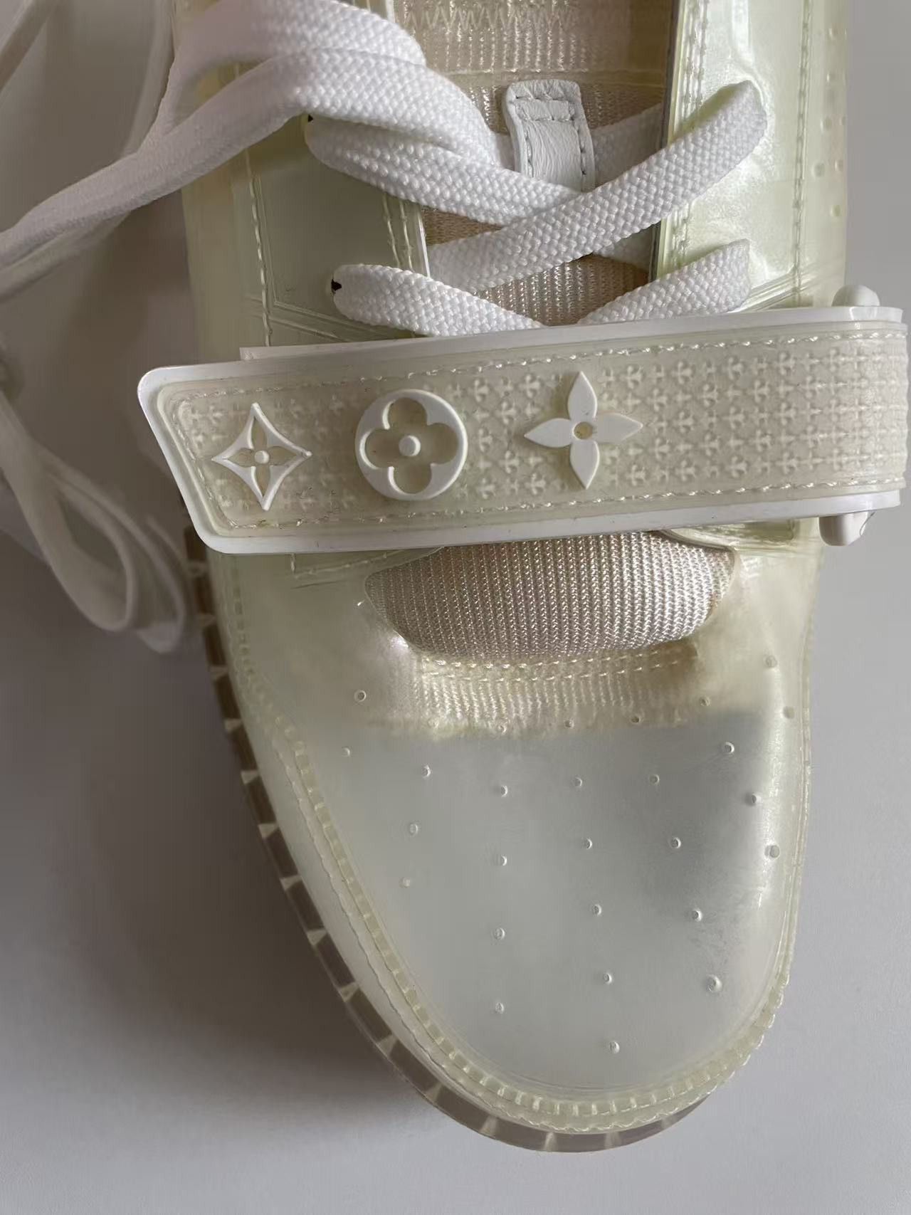 Louis Vuitton Louis Vuitton Trainer White Transparent Size US 8 / EU 41 - 10 Thumbnail
